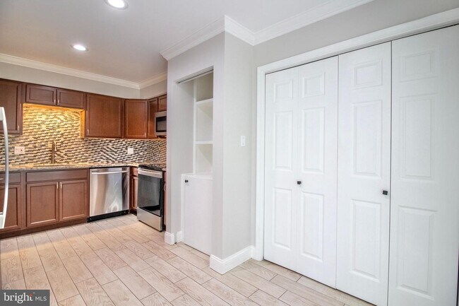 Foto del edificio - 14950 Madison Ct