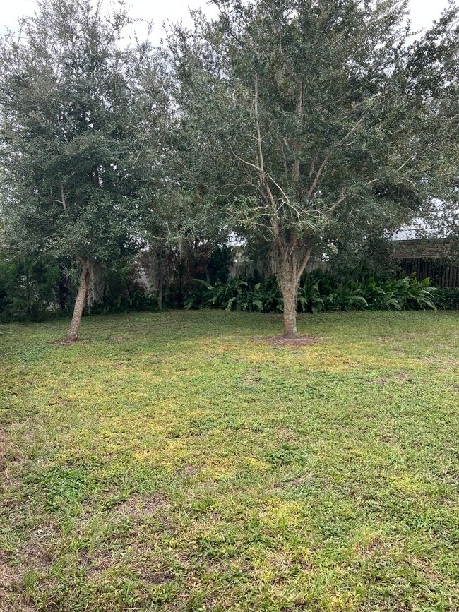 Building Photo - 6146 School House Ct
