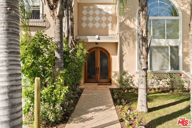 Foto del edificio - 5217 Etiwanda Ave