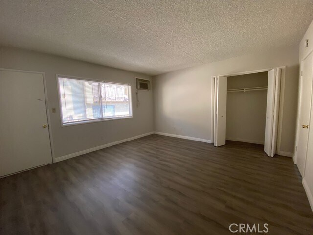 Foto del edificio - 320 N Stoneman Ave