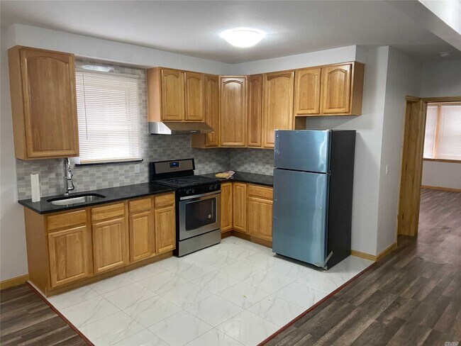 Building Photo - 88-10 88th St