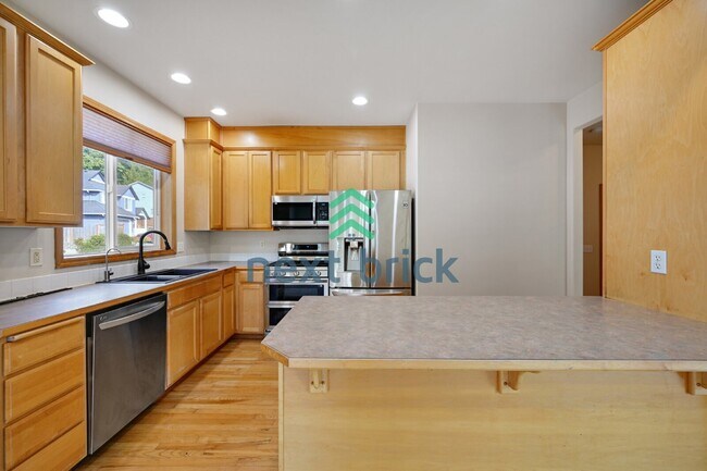 Building Photo - Spacious 4-Bed Retreat in Lynnwood with 3.5 Baths and 2,224 Sq. Ft. of Comfort!