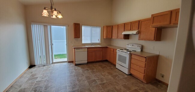 Foto del edificio - Beautiful 4 Bed-3 Bath House in CDA!