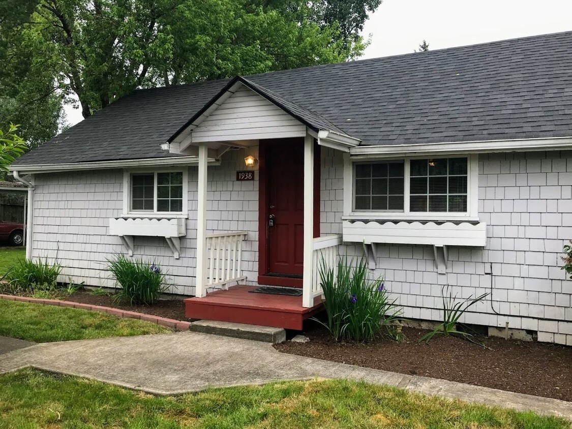 Primary Photo - 3 br, 2 bath House - 1938 Chambers St