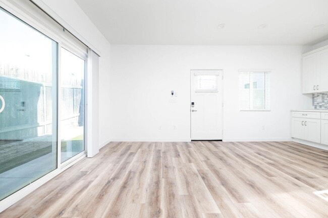 Foto del edificio - 3990 Darwin Ave