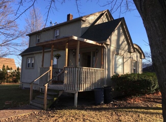 Building Photo - 30324 Gladstone St