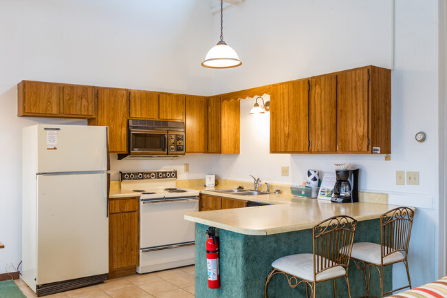 Kitchen - Wolf Run Manor Townhomes