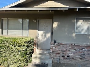 Building Photo - 1705 Carver Ct