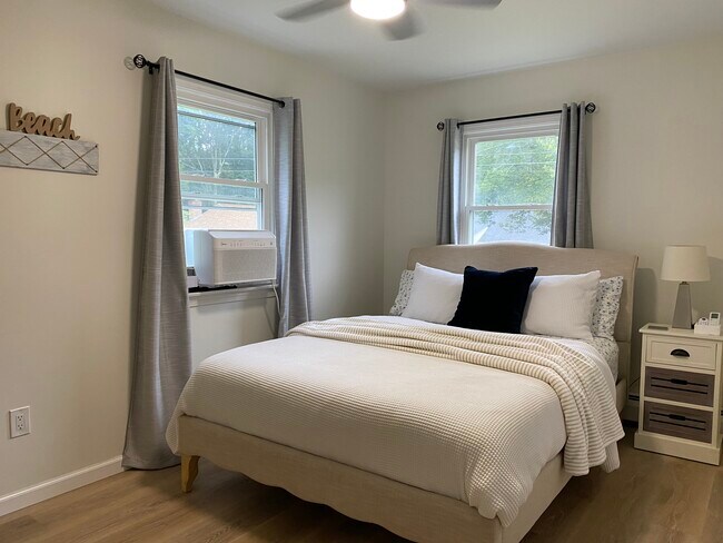 Cama tamaño queen - 18 Prospect St