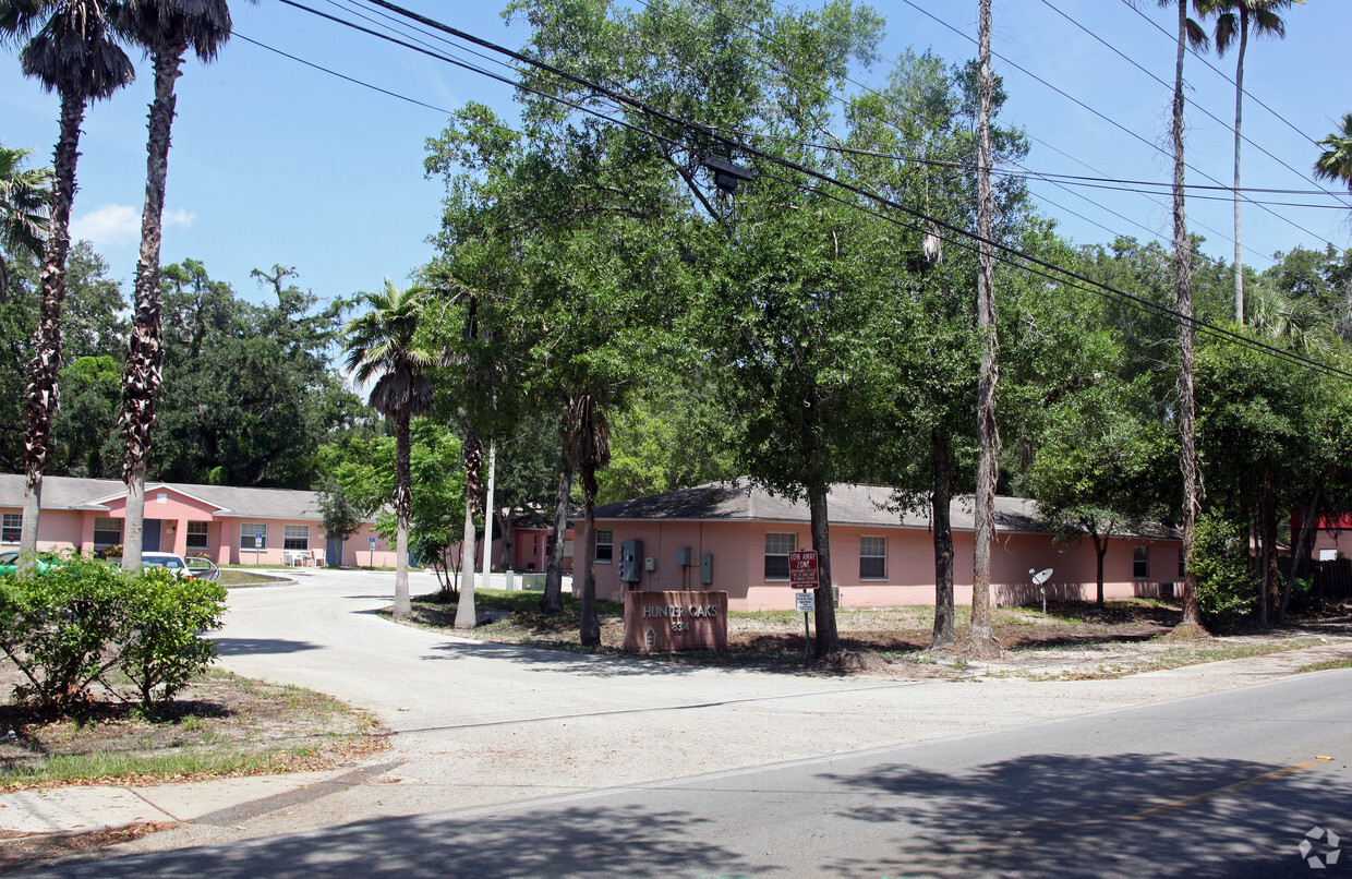 Primary Photo - Hunter Oaks Apartments