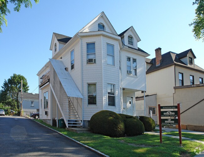 Building Photo - 35 Beekman Ave