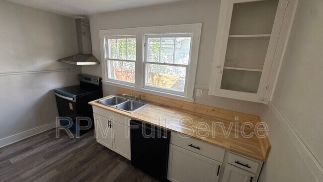 Foto del edificio - 423 Maple St