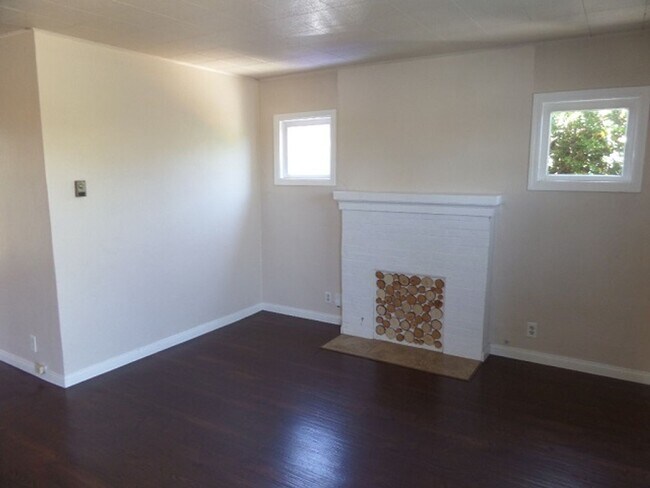 Foto del edificio - 2 bedroom 1 bathroom Craftsman Home locate...
