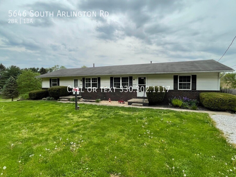 Primary Photo - Two bedroom townhouse with bonus room for ...