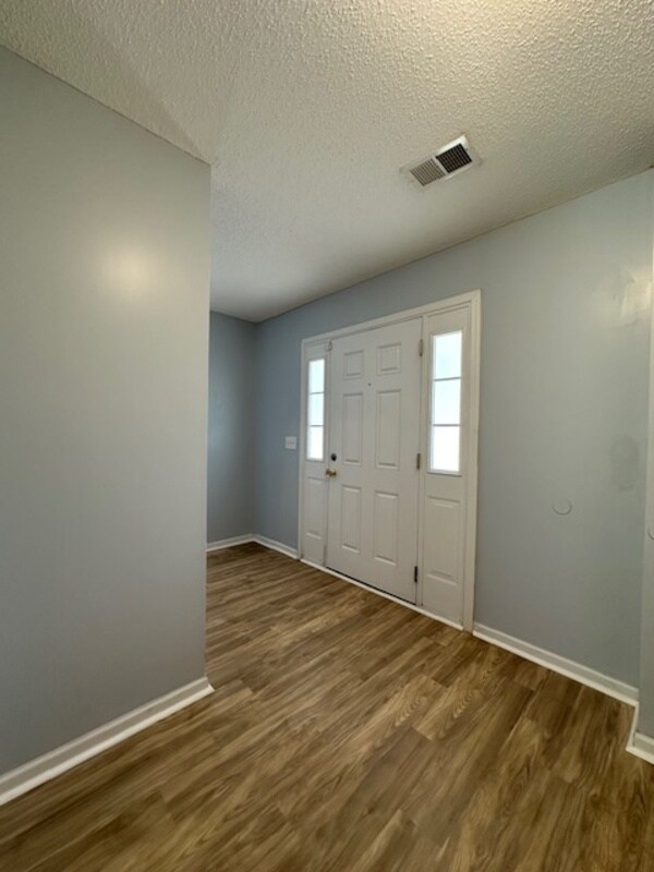 Building Photo - 2262 Wilkinson Dr