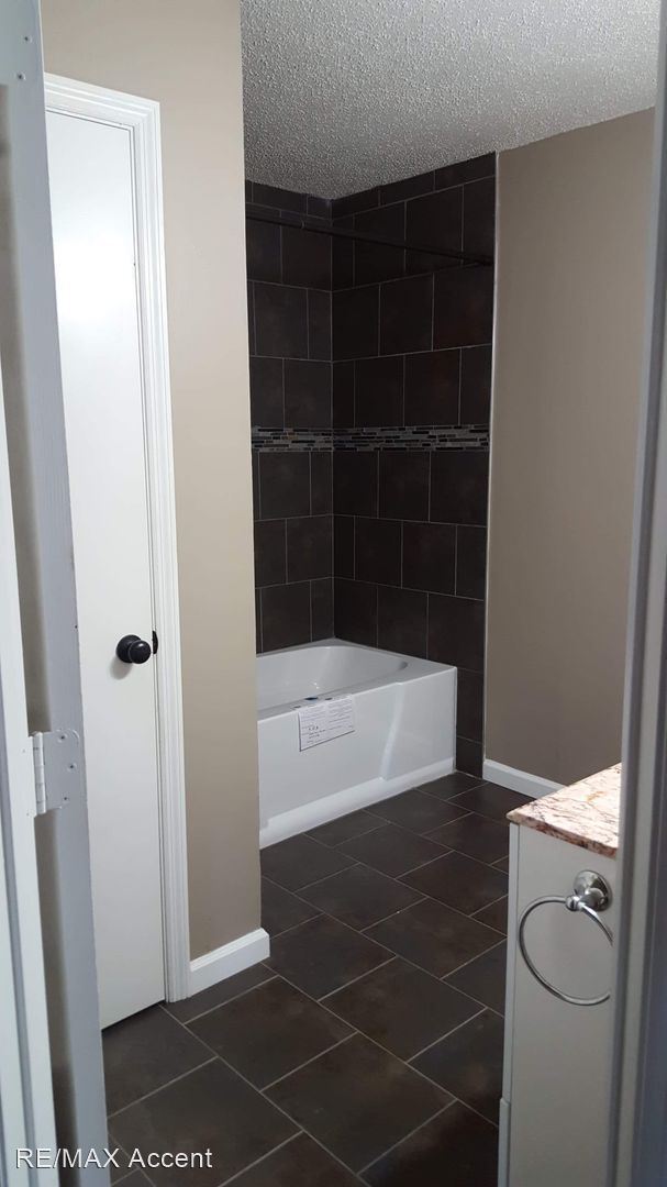 Building Photo - 3 br, 2 bath House - 736 Timber Ridge Trail