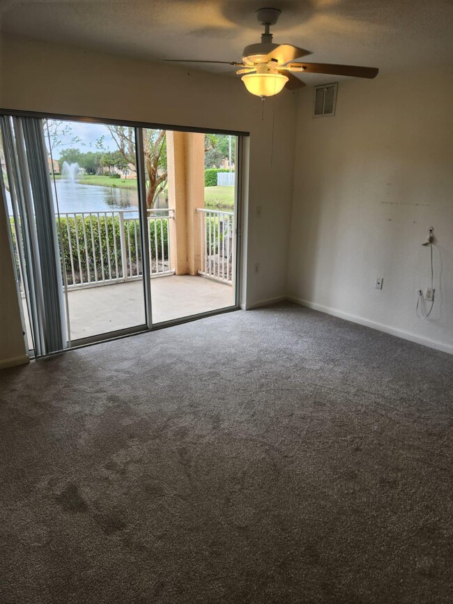 Foto del edificio - 221 SW Palm Dr
