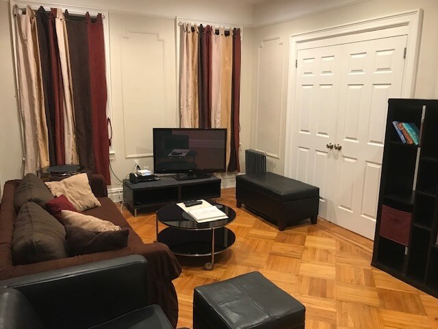 Foto del edificio - 76 Romaine Ave