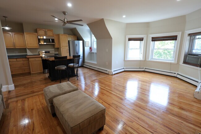 Foto del edificio - 318 Tappan St