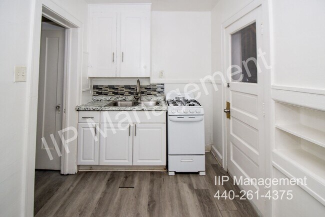 Foto del edificio - 3188 W 111th St
