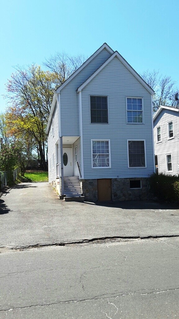 44 William St, Danbury, CT 06810 House Rental in Danbury, CT