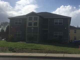 Building Photo - 2045 SE Azalea Ave