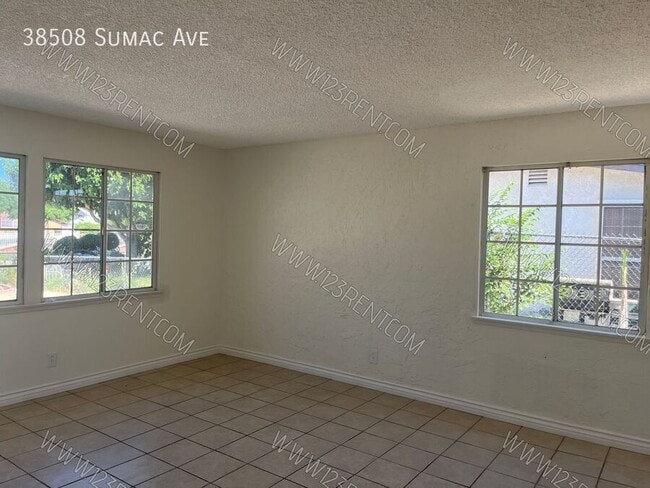 Building Photo - 38508 Sumac Ave