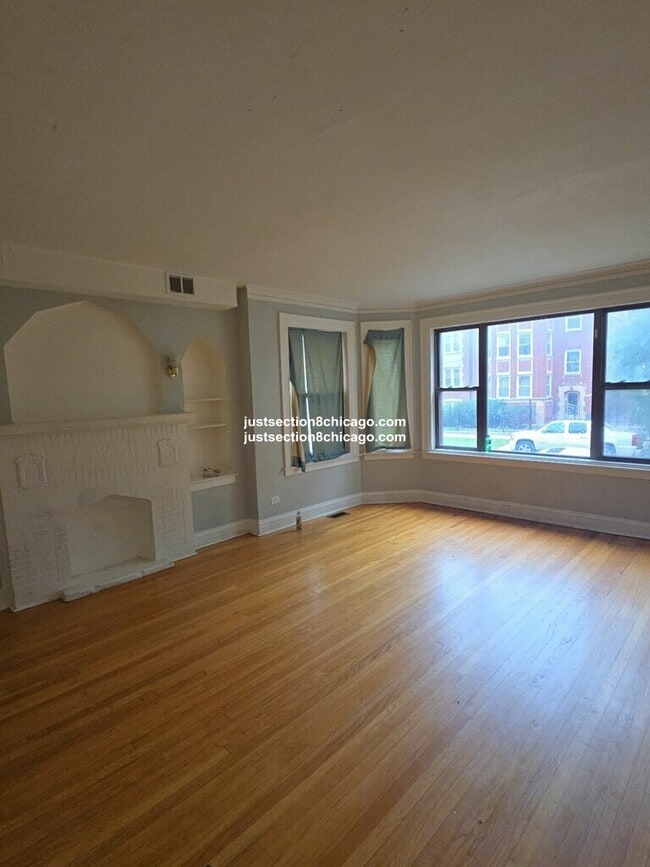Building Photo - 9132 S Laflin St