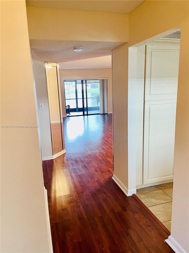 Building Photo - 4970 E Sabal Palm Blvd