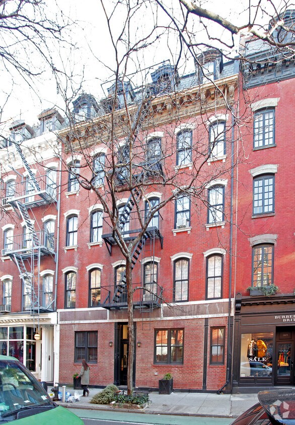 Primary Photo - 371-373 Bleecker St