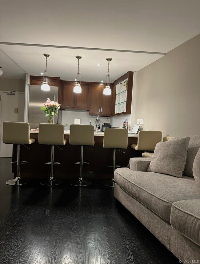 Foto del edificio - 25-40-40 Shore Blvd