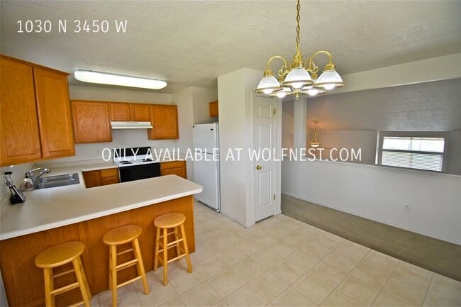 Building Photo - Beautiful 4 Bedroom Layton Home! No Deposi...