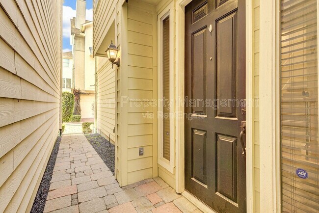 Foto del edificio - 2724 Sherwin St