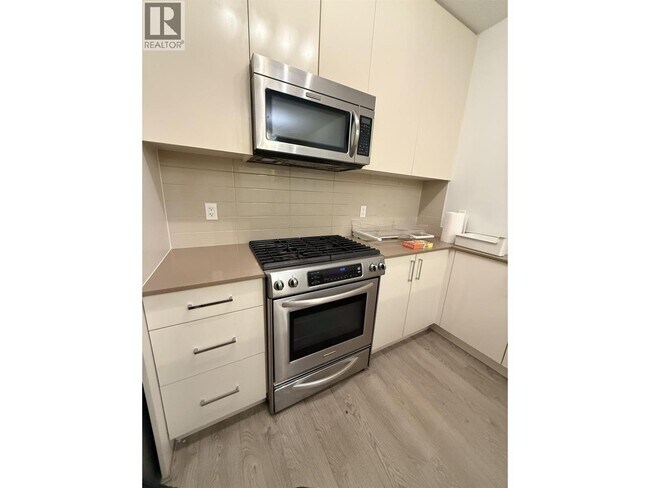 Photo du bâtiment - 4255 Sardis St