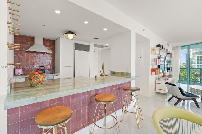 Foto del edificio - 6000 Indian Creek Dr