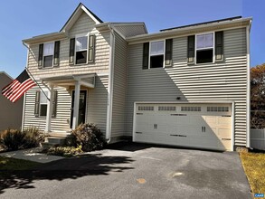 Building Photo - 155 Richards Ct