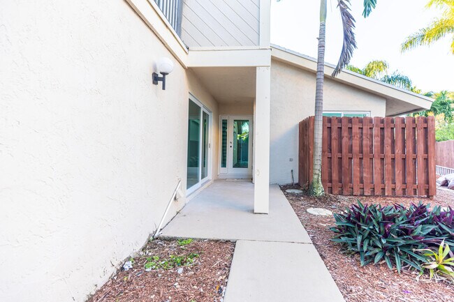 Foto del edificio - 7860 Stanway Pl