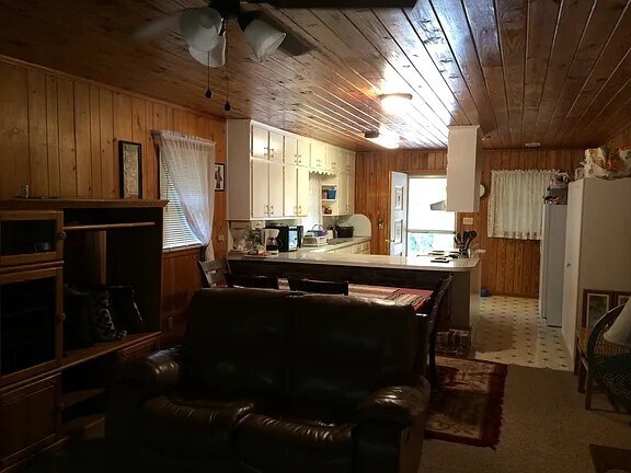 Foto del edificio - 1512 Silver Lake Rd