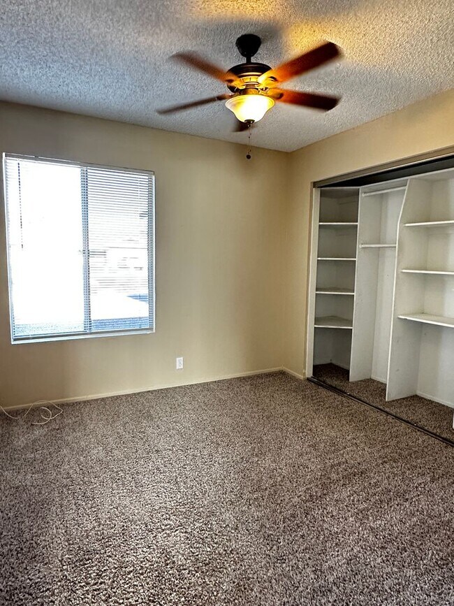 Foto del edificio - Arizona Ave & Elliot 3 bed 2 bath single s...