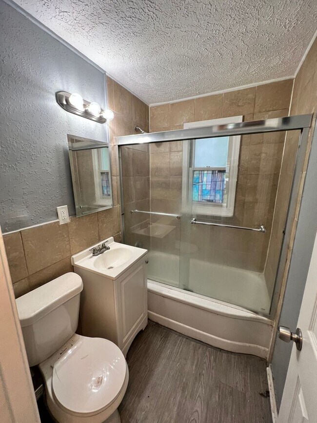 Foto del edificio - 2 Bed 1 Bath- $1,160.00 a Month