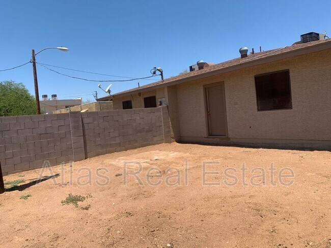 Building Photo - 4021 E Desert Cactus St