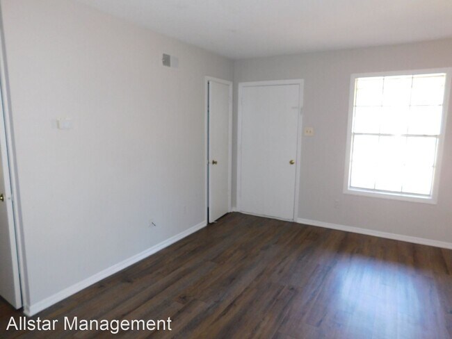 Foto del edificio - 3 br, 1 bath House - 2555 Valleybrook Road