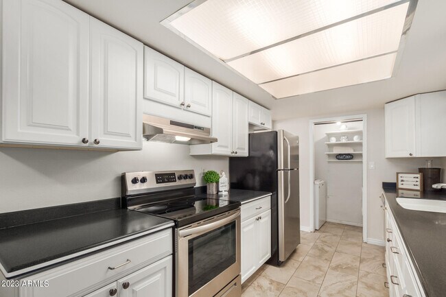 Foto del edificio - 5188 N 83rd St