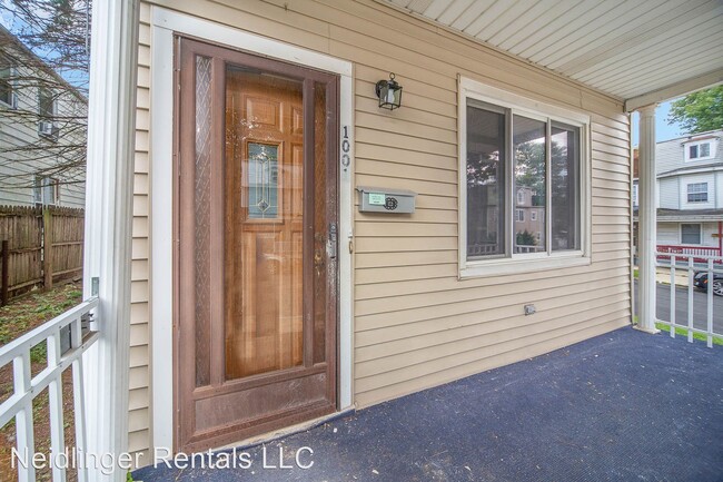 Building Photo - 5 br, 1 bath House - 1001 N 19th St