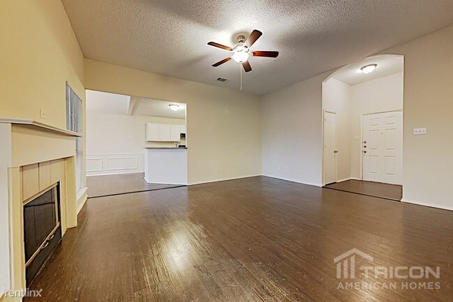 Building Photo - 625 Sawyer Dr