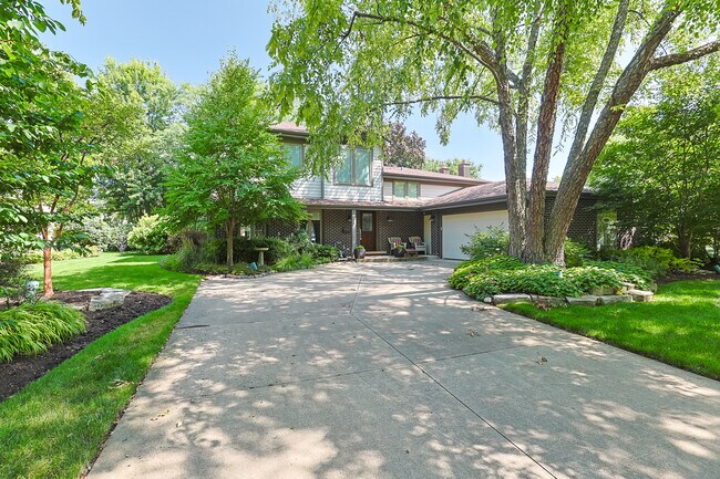 Building Photo - 3206 Maple Leaf Dr