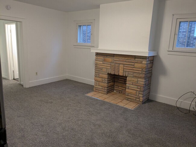 Foto del edificio - 4074-4074 Brandon Rd