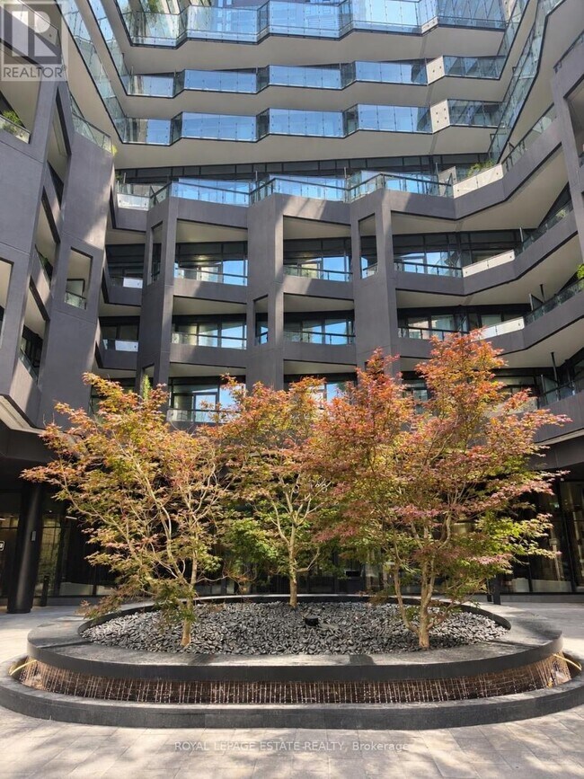 Photo du bâtiment - 110 Broadway Ave