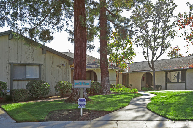 Building Photo - Sierra Grande Apartments