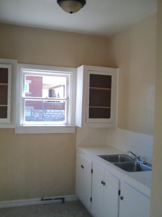 Building Photo - 1531 Mundy Dr